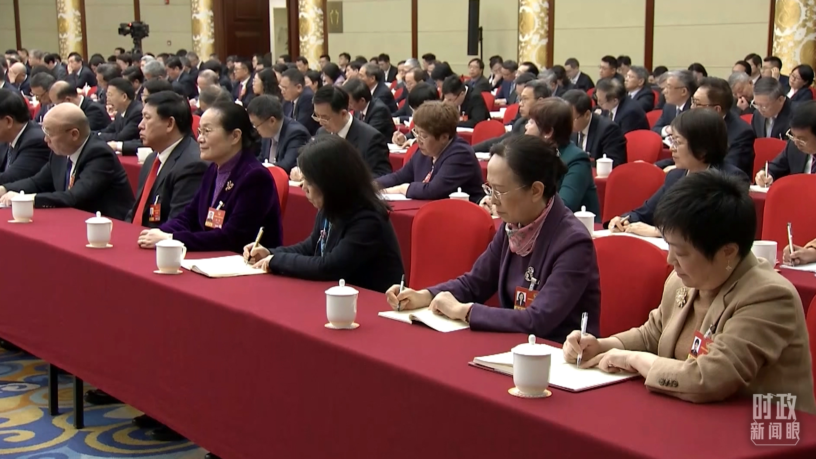 △當(dāng)天的政協(xié)聯(lián)組會現(xiàn)場。